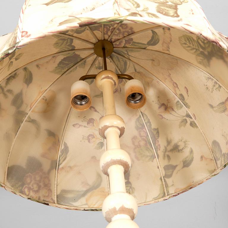 Josef Frank, a table lamp model no 2563 Firma Svenskt Tenn.