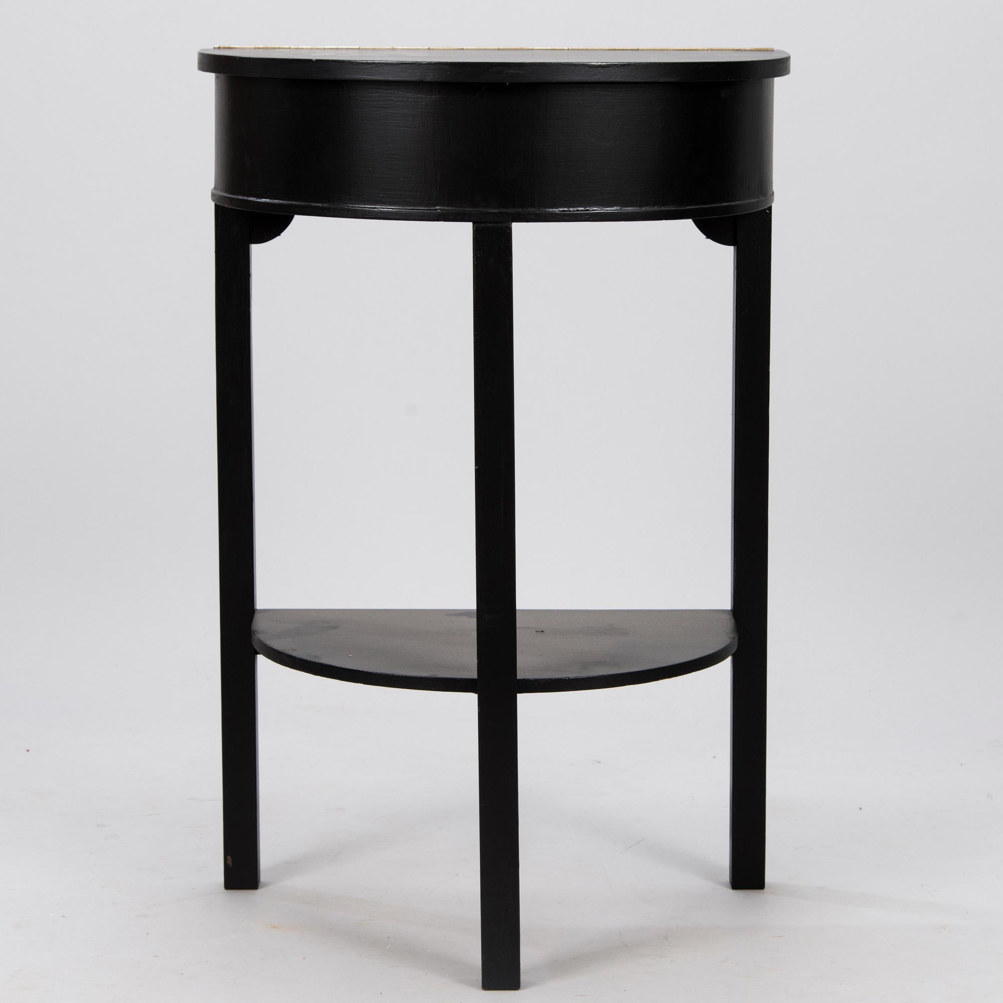 HALF-ROUND TABLE, early 20th century.