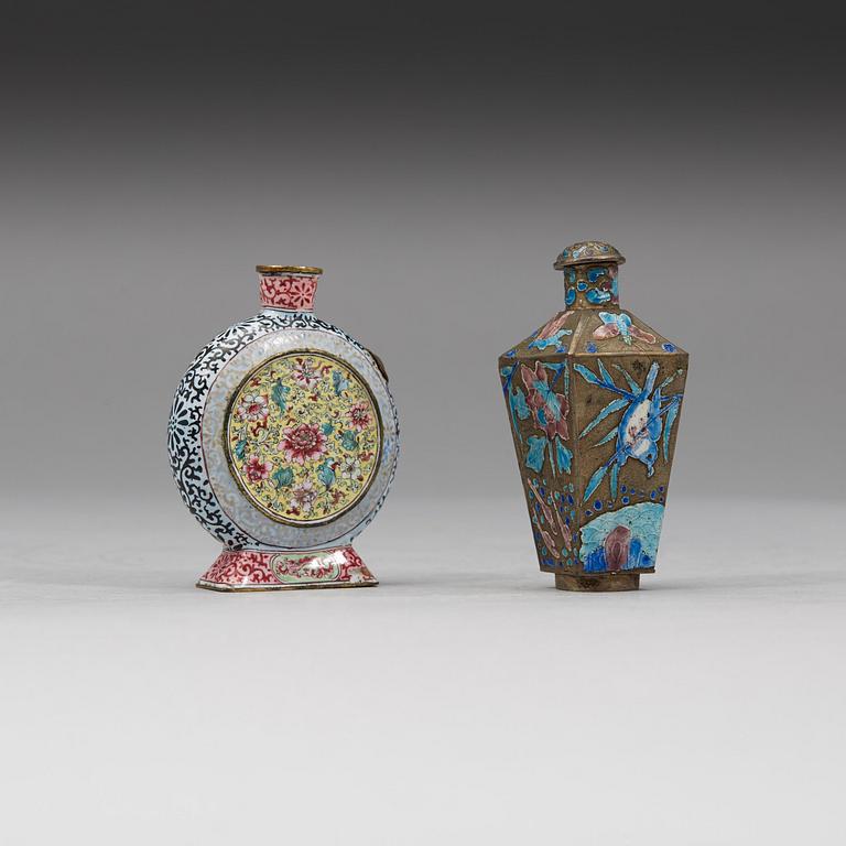 An enamel on copper and and enamel on silver snuff bottle, Qing dynasty, (1644-1912).