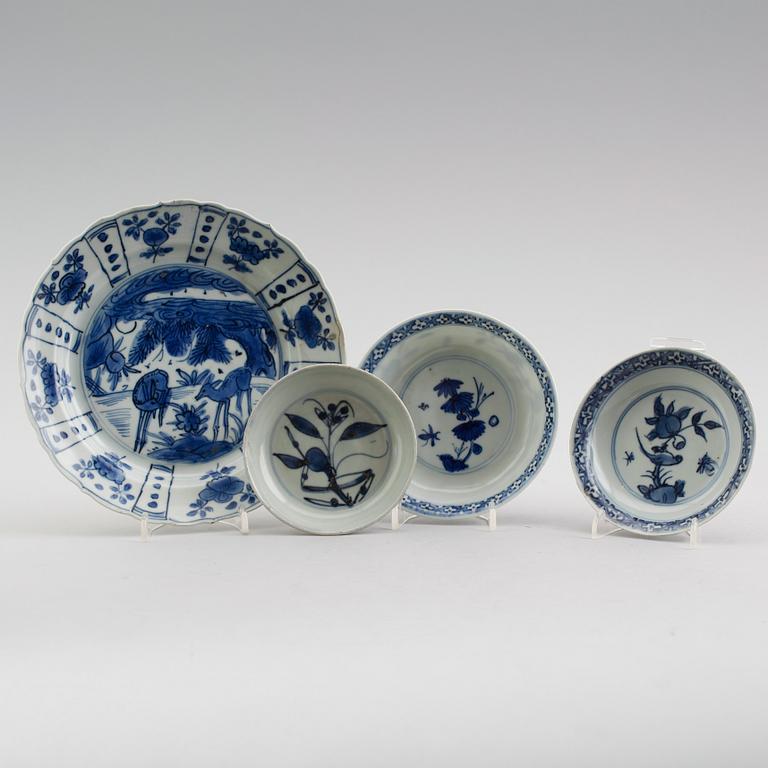TALLRIK SAMT FAT, 3 st, porslin, Kina, Wan Li 1572-1619.