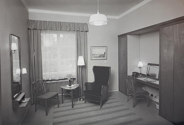 Axel Larsson, armchair, Swedish Modern, for Hotel Baltic, Svenska Möbelfabrikerna Bodafors 1954.