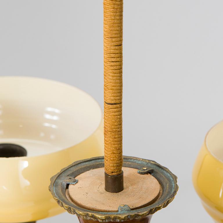 Paavo Tynell, kattovalaisin, malli 1376/4, Taito, 1930-luku.