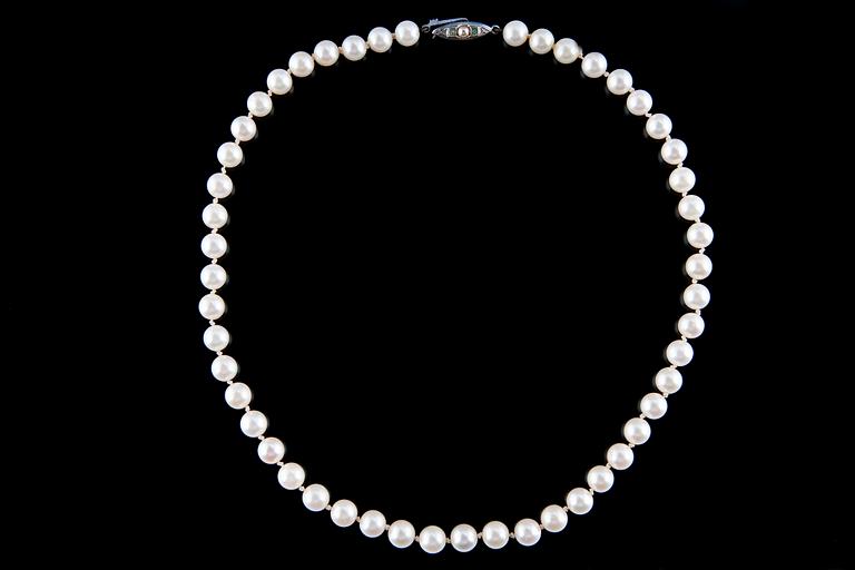 PEARL NECKLACE.