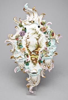 VÄGGLAMPETT, porslin, Meissen-liknande märke, 1800-talets slut.