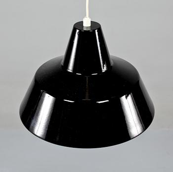 TAKLAMPA, Vaerkstedlampa, Arne Jacobsen, Louis Poulsen, 1900-talets andra hälft. Höjd ca 26 cm.