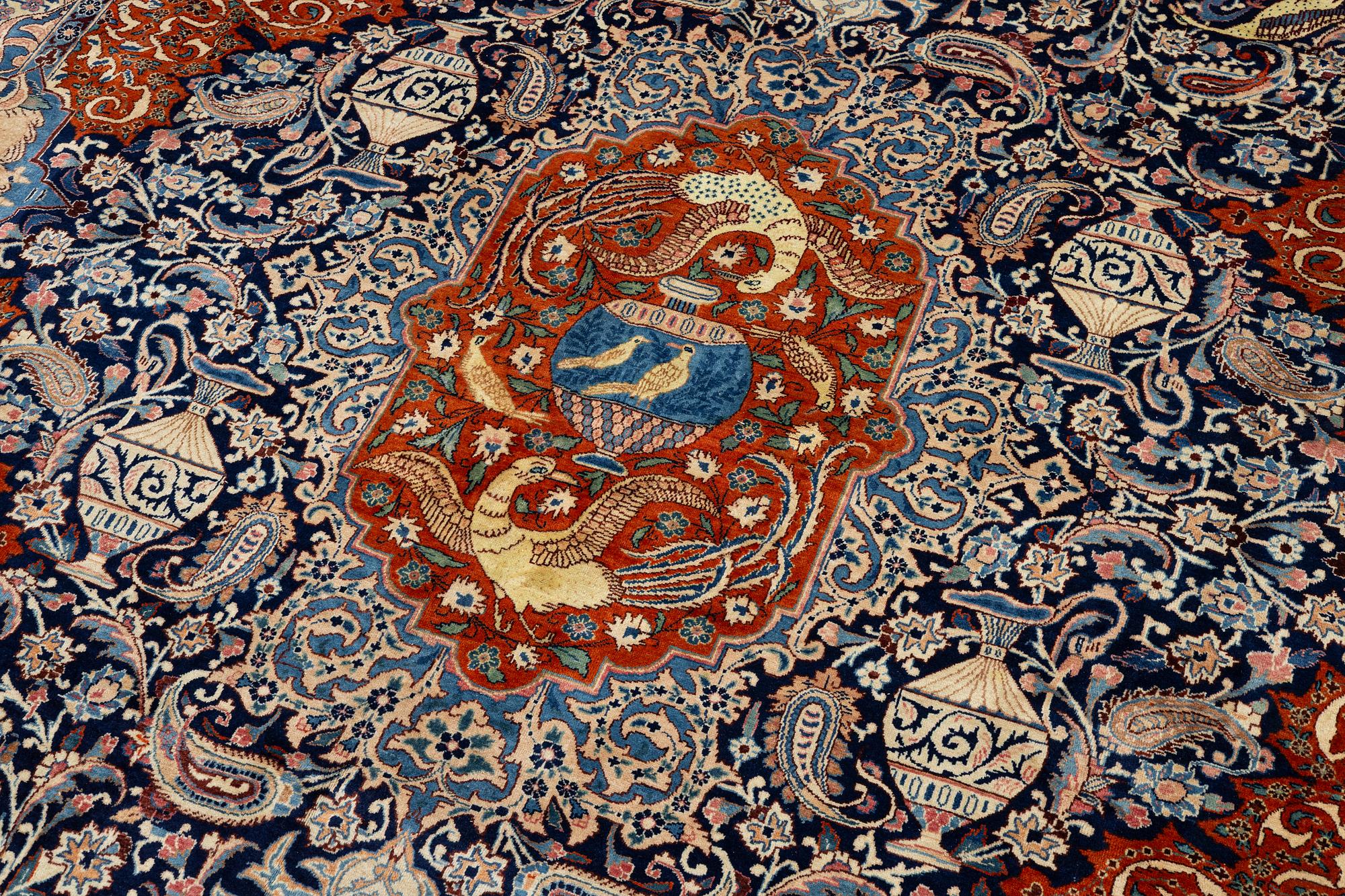 Matta, Kashmar ca 385 x 298 cm.