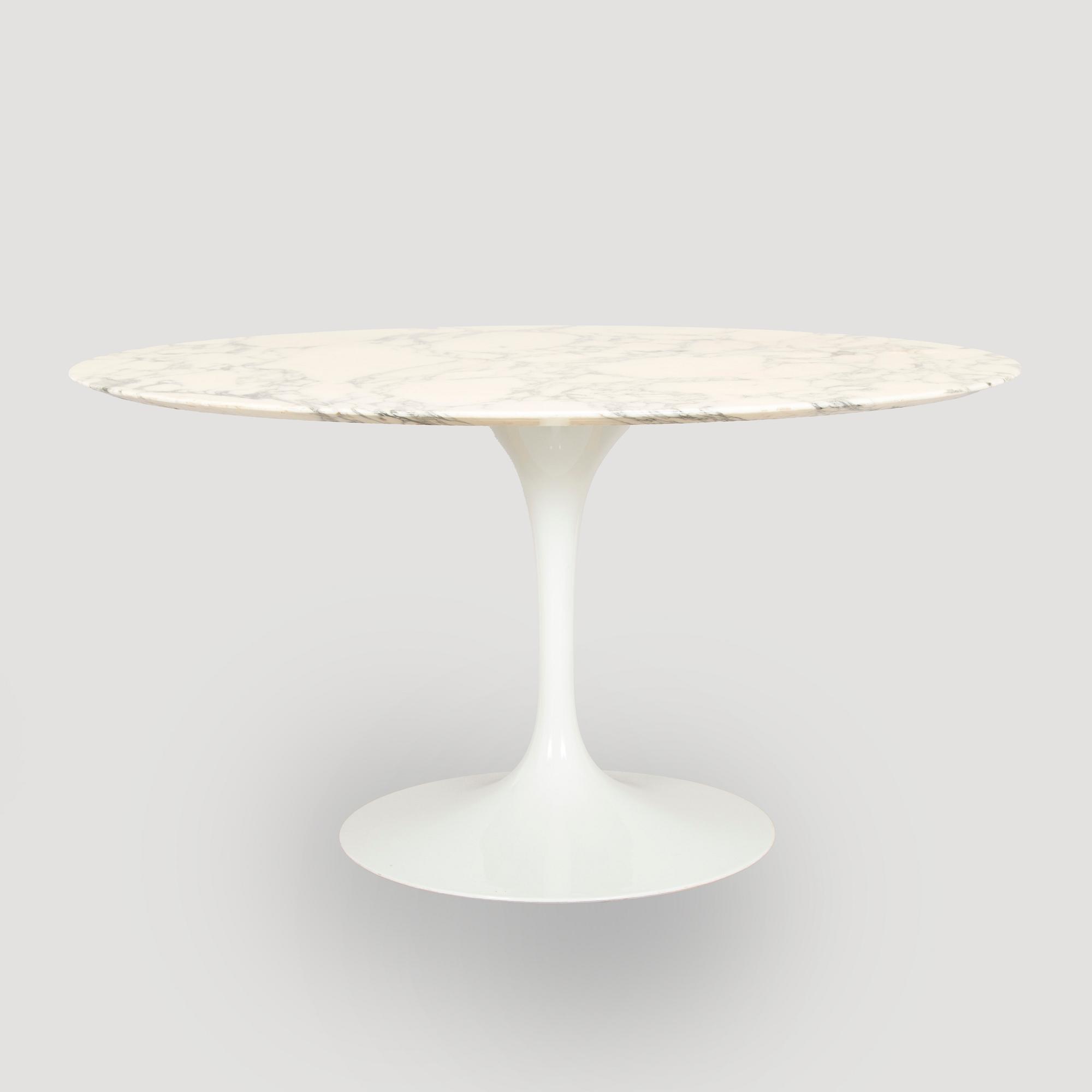 Eero Saarinen, A mid-20th century  'Tulip' dining table, for Artek, manufactured under licens by Billnäs factory.