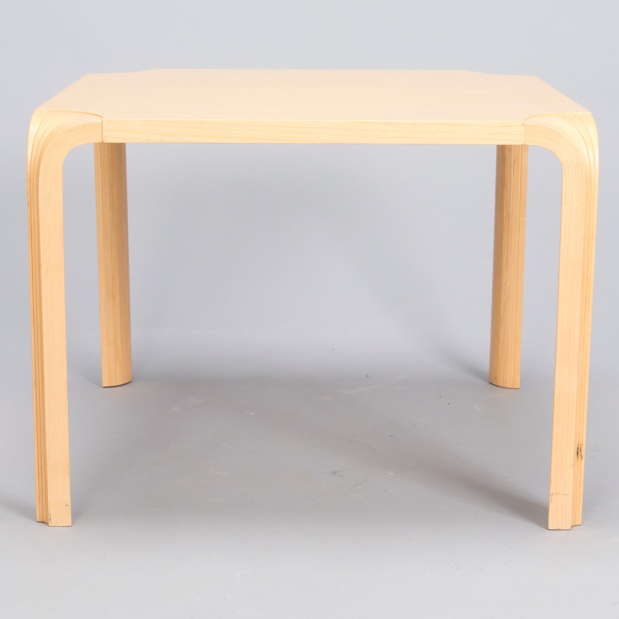 ALVAR AALTO X800C Table by Artek 2002.