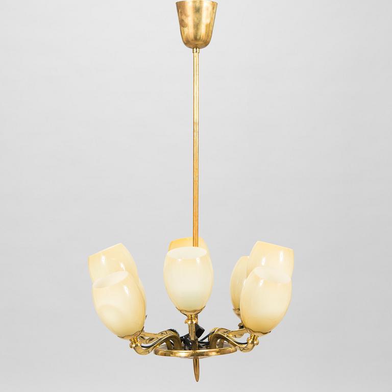 Paavo Tynell, a mid-20th century '1382/8' chandelier for Idman.