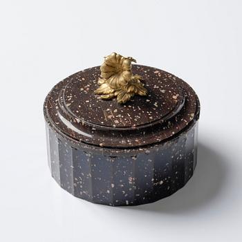A 'Loka-Risberg' porphyry Empire butter box from Älvdalen, Sweden, early 19th century.