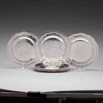 A set of six English 18th century silver plates, mark of George Methuen, London 1761.