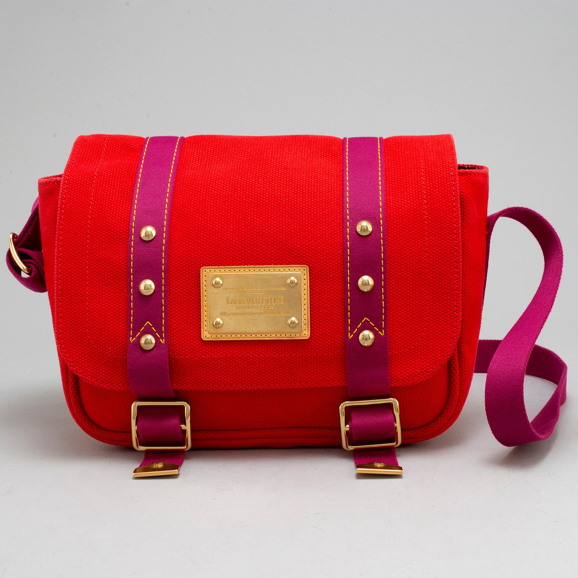 LOUIS VUITTON, väska, "Antigua Besace PM".