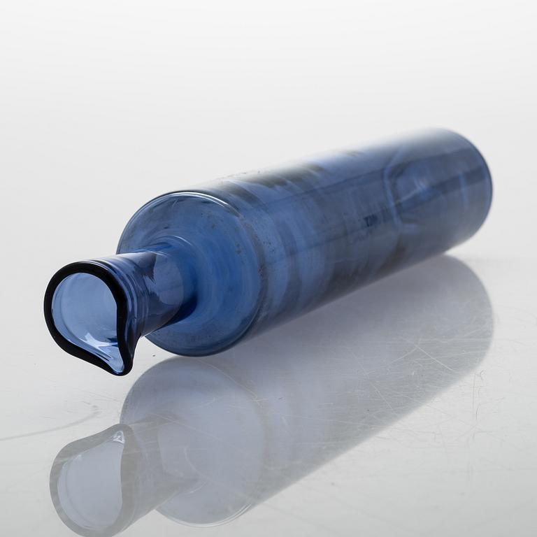 Nanny Still, flaska, signerad Riihimäen Lasi O.Y Nanny Still.