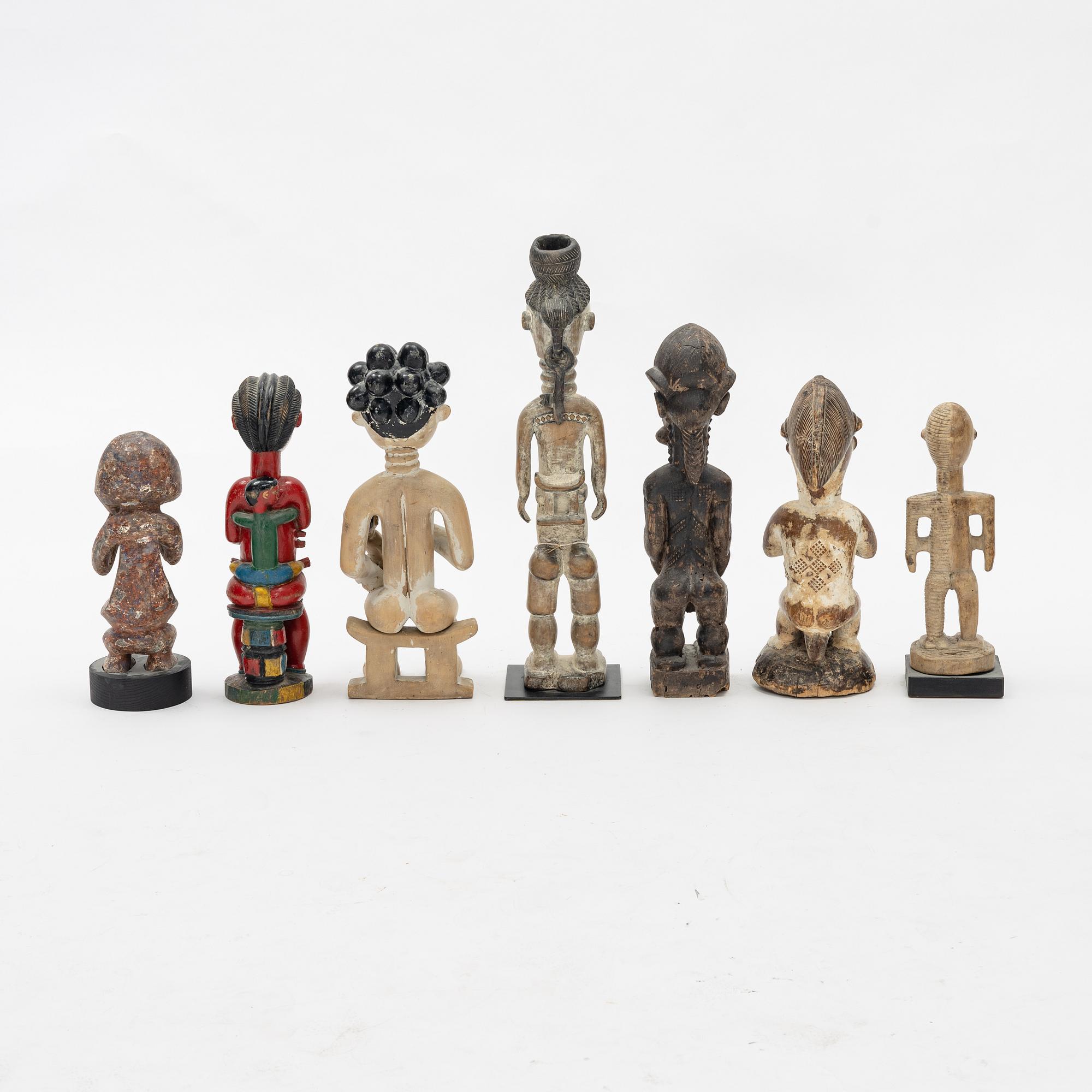 Seven sculptures reportedly from Puno, Gabon, The Coast of Ivory, and moore, from the second half of the 20:th century.