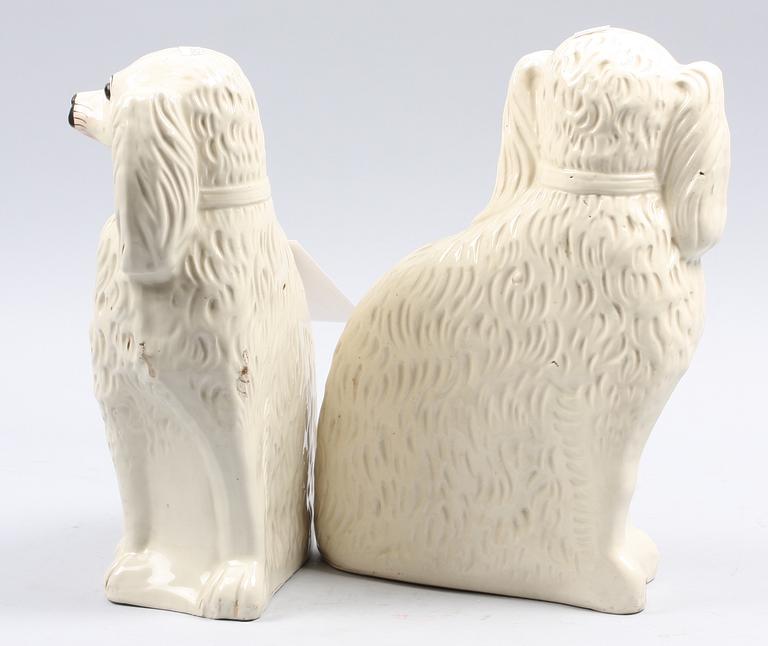 FIGURINER, ett par, porslin, Staffordshire, 1800/1900-tal.