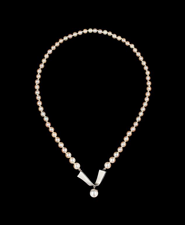 A cultured pearl necklace, 8,4-5,4 mm.