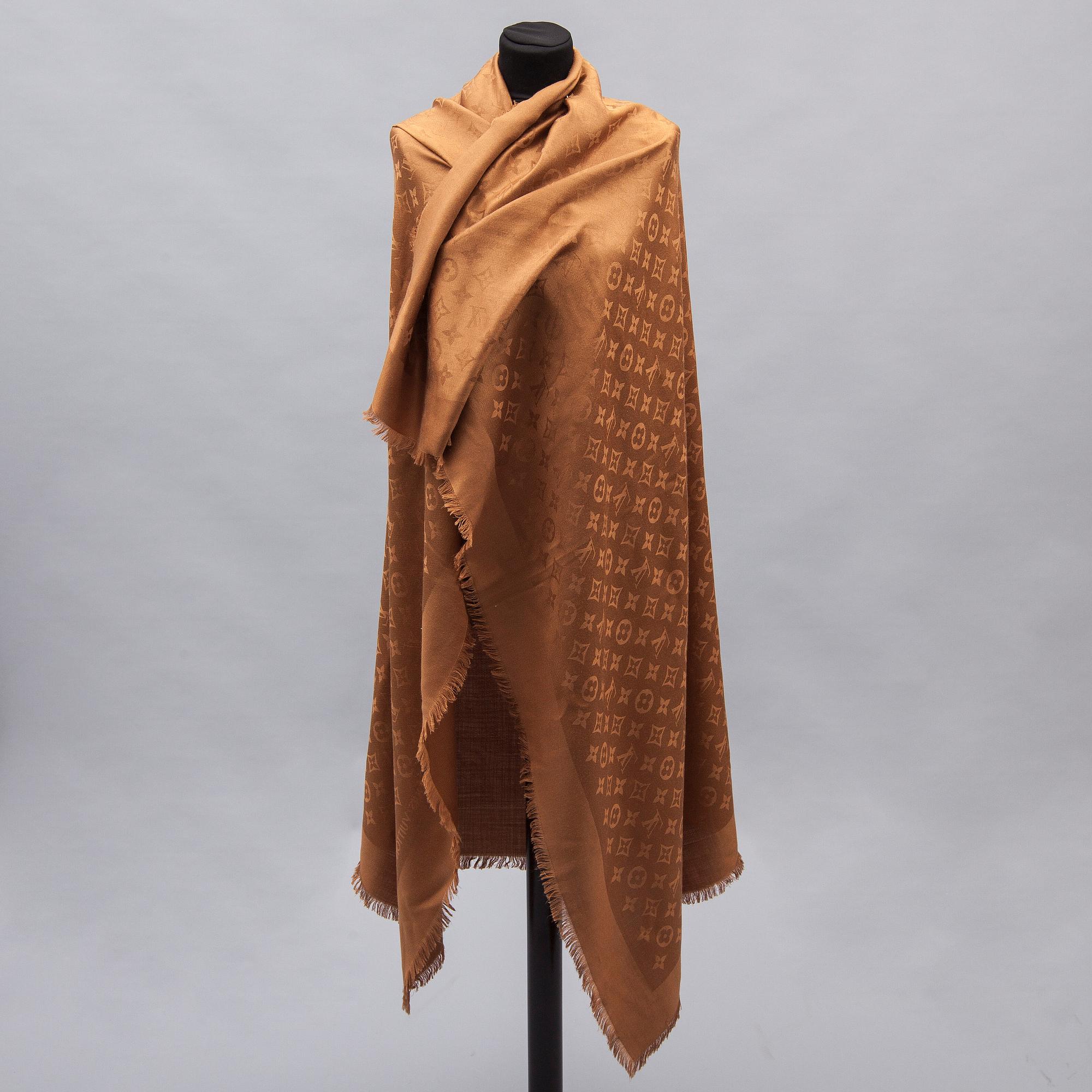 SJAL, Louis Vuitton.