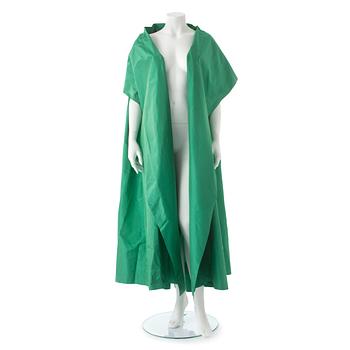 MÄRTHASKOLAN, a green silk evening coat.