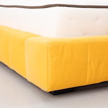 Giuseppe Viganò, a 'Squaring' bed, Bonaldo, Italy.