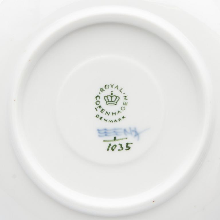 Royal Copenhagen, Servisdelar, 20 delar, porslin, Musselmalet, Danmark.