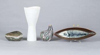 PARTI KERAMIK, bl a Vicke Lindstrand, Hertha Bengtson. 4 delar, 1900-talets mitt.