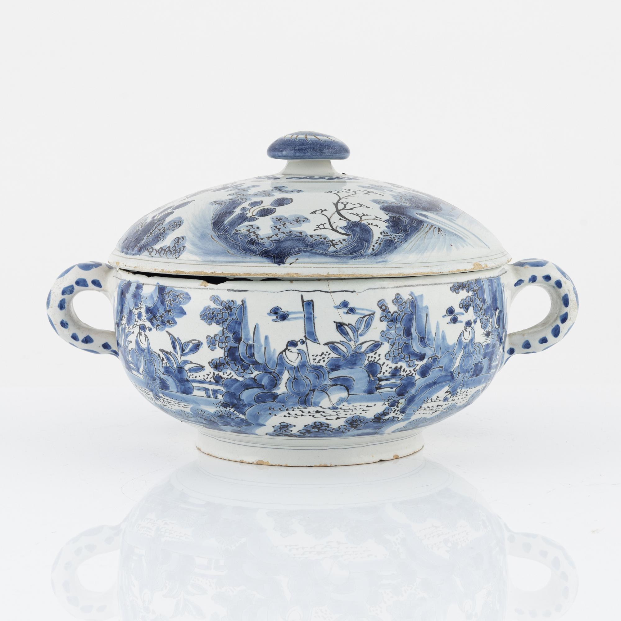 A faiance tureen s.k. kallskålskål, 18th Century.