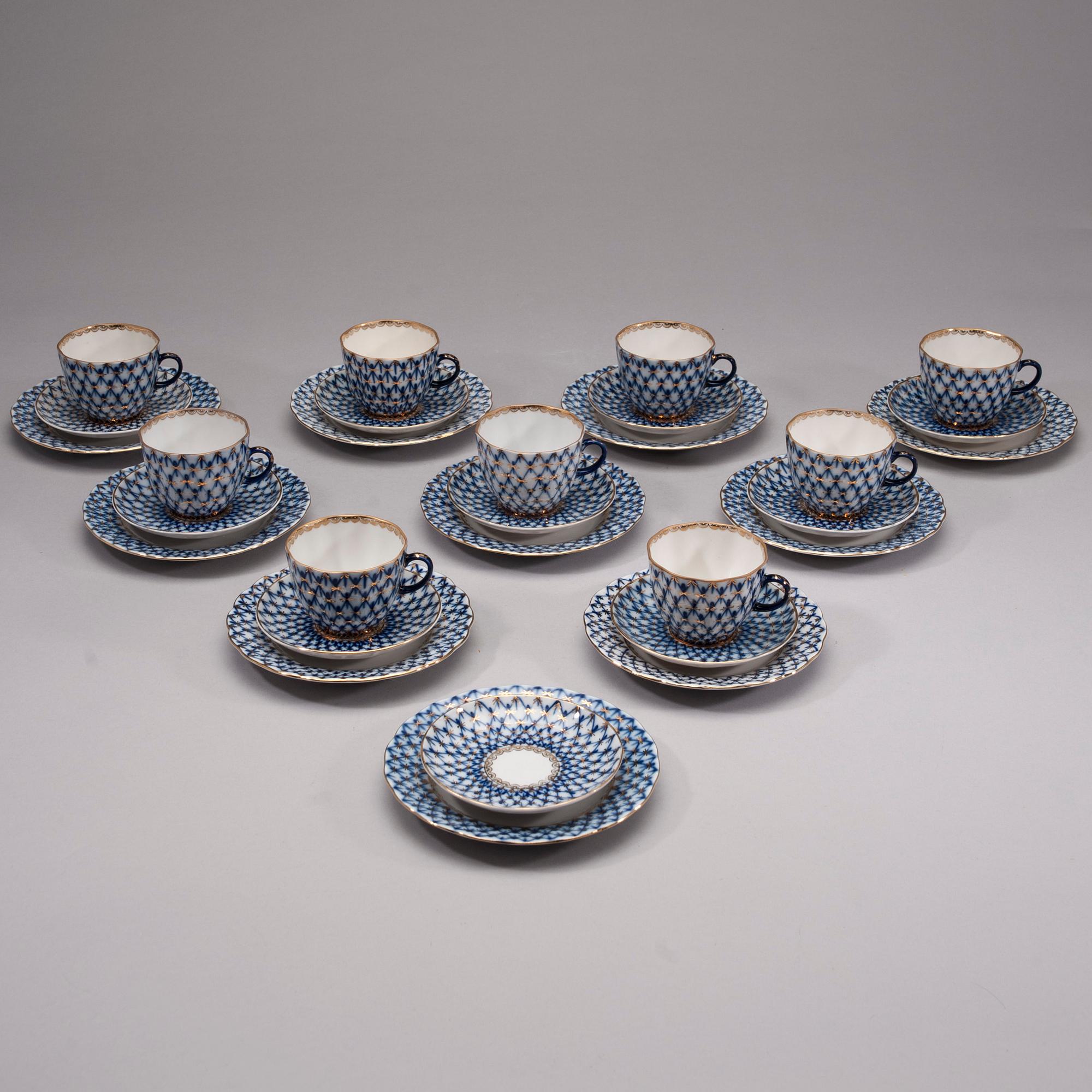 KAFFESERVIS, 19 delar, porslin, "Cobalt net", Lomonosov, Sovjet 1960-70-tal.