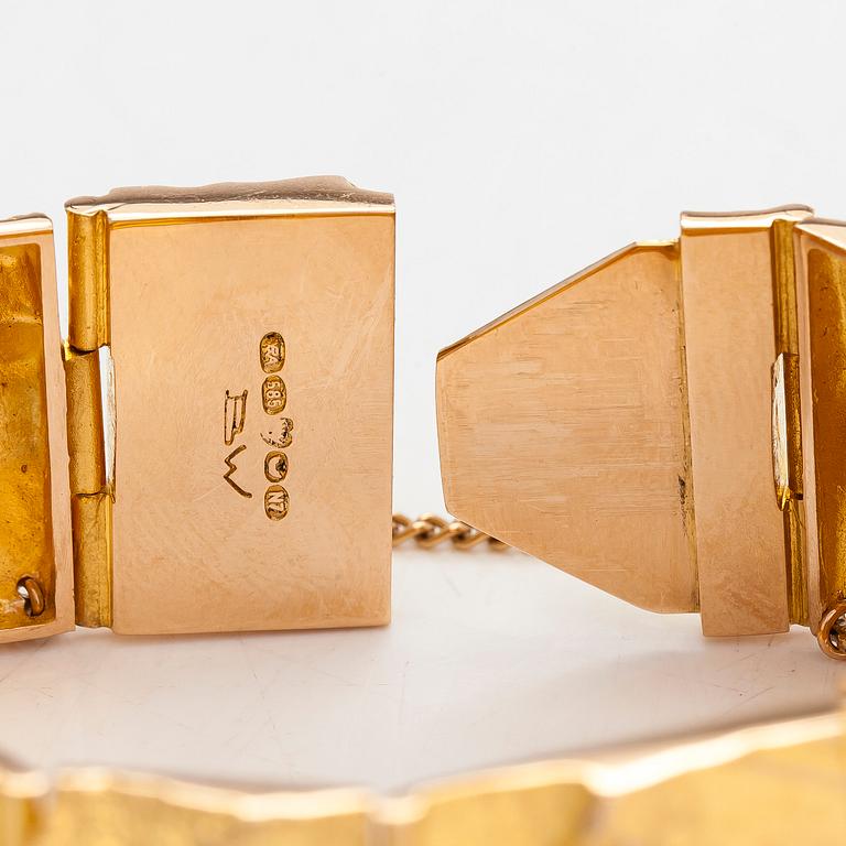 Björn Weckström, A 14K gold bracelet 'Golden stream' for Lapponia 1966.