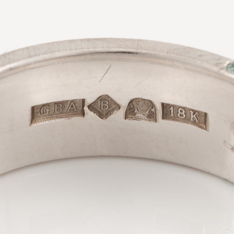 Ring, 18K white gold set with brilliant-cut diamonds.