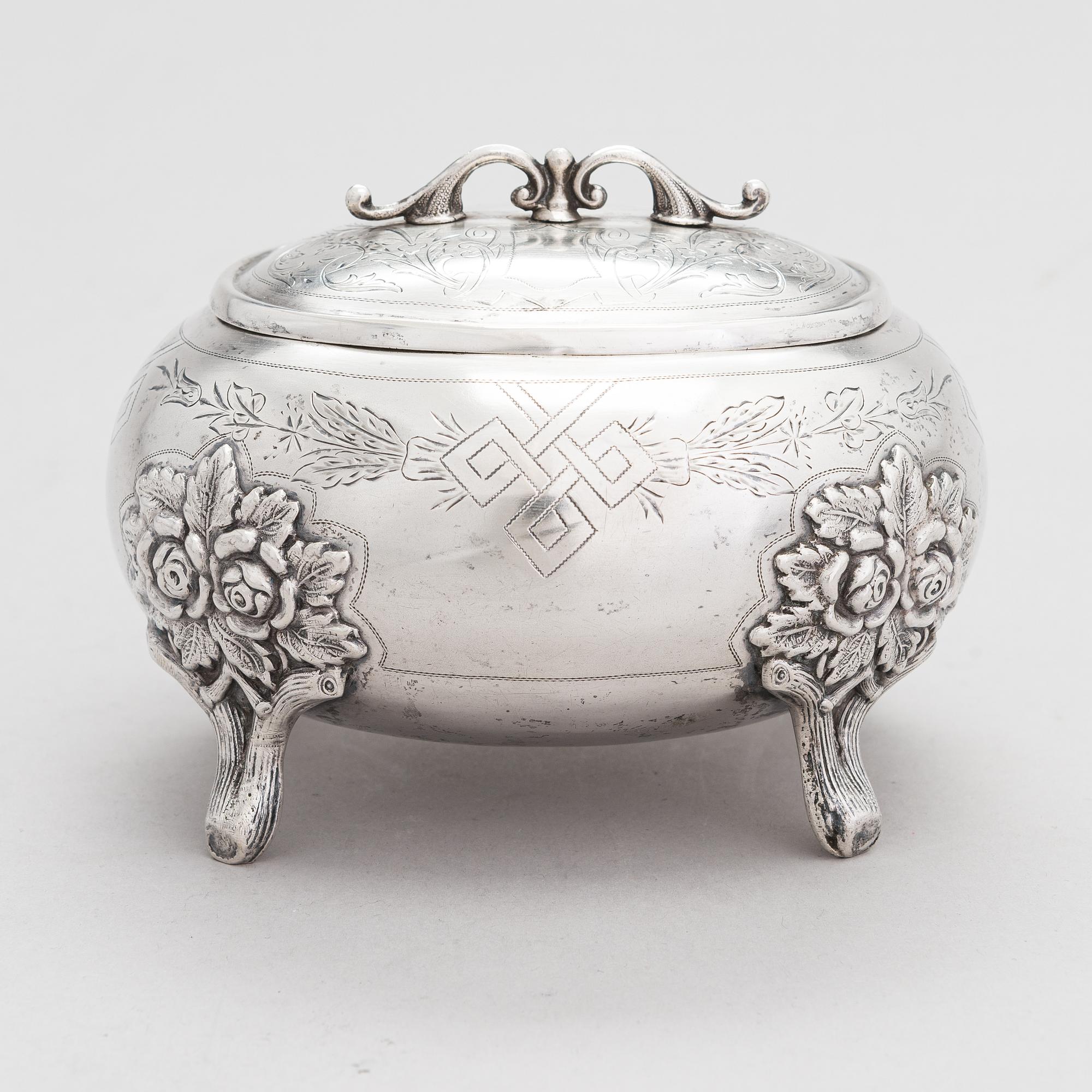 Antoni Riedel, A lidded silver sugar casket, Warsaw, Poland 1894.
