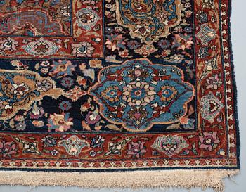 ANTIQUE/SEMI-ANTIQUE ESFAHAN most likely. 428 x 311,5 cm.