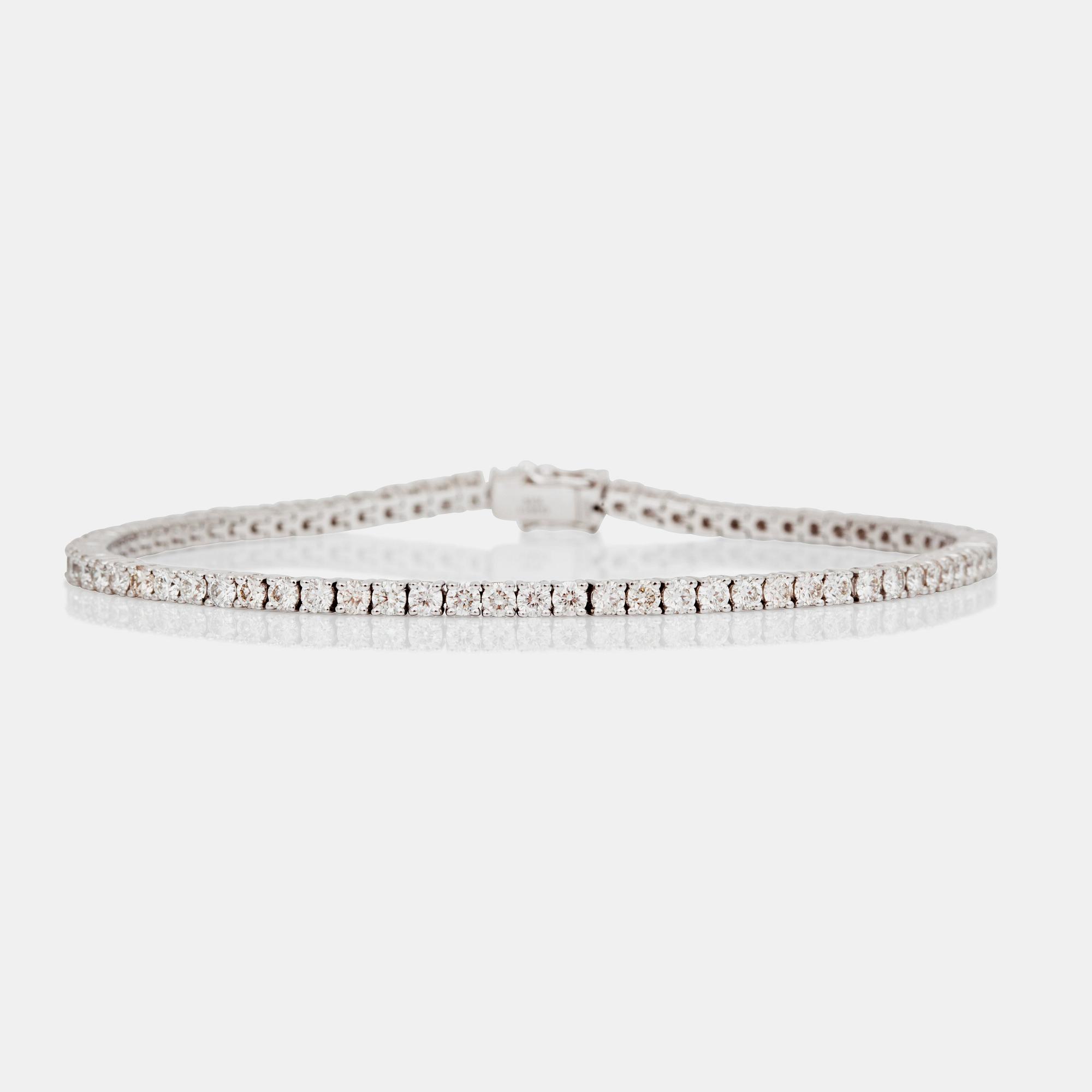 A brilliant-cut diamond bracelet, 3.51 cts in total.