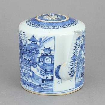 TEKANNA, porslin, Jiaqing, Kina, omkring år 1800.