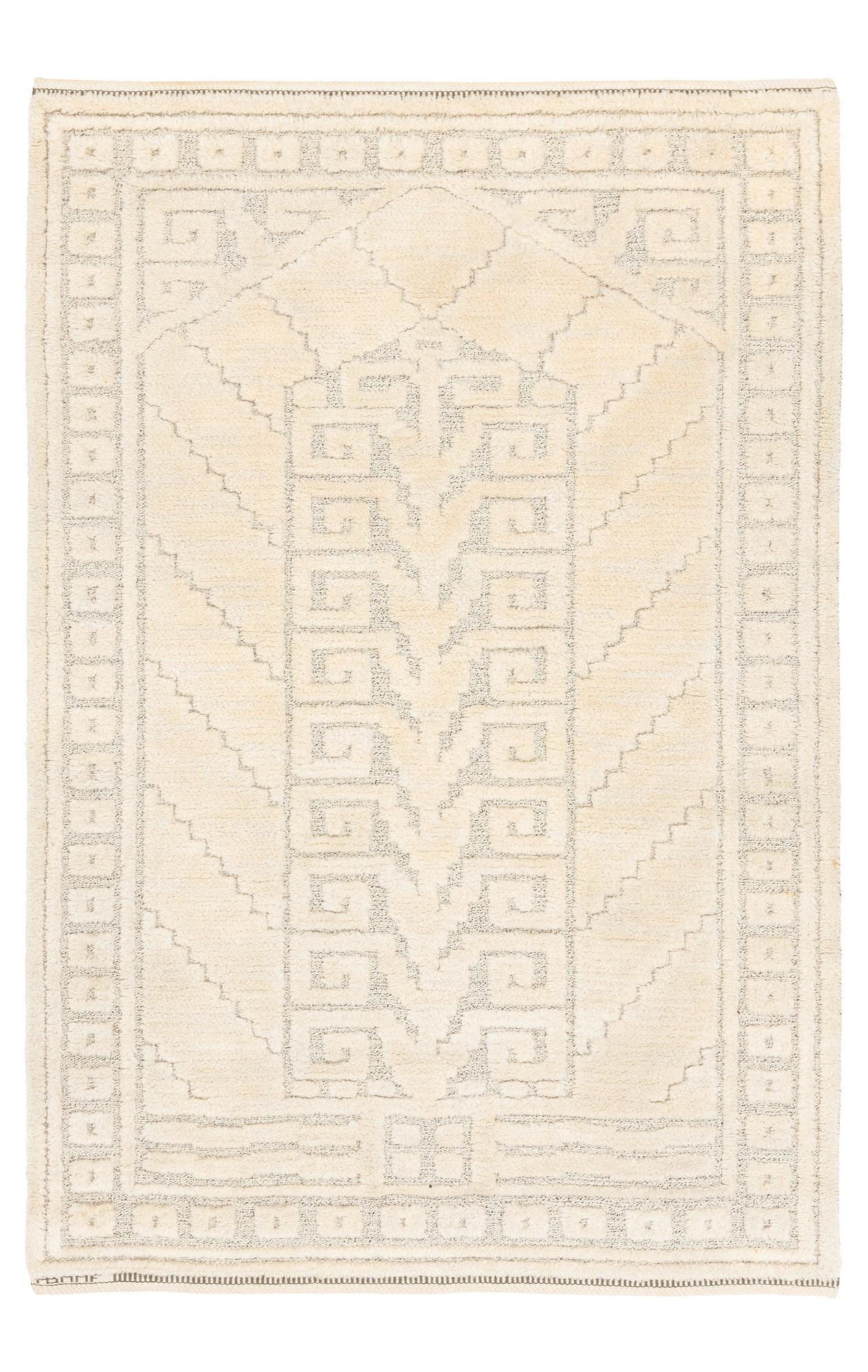 Märta Måås-Fjetterström, matta, "Vita spetsporten", reliefflossa, ca 195 x 133 cm, signerad AB MMF.