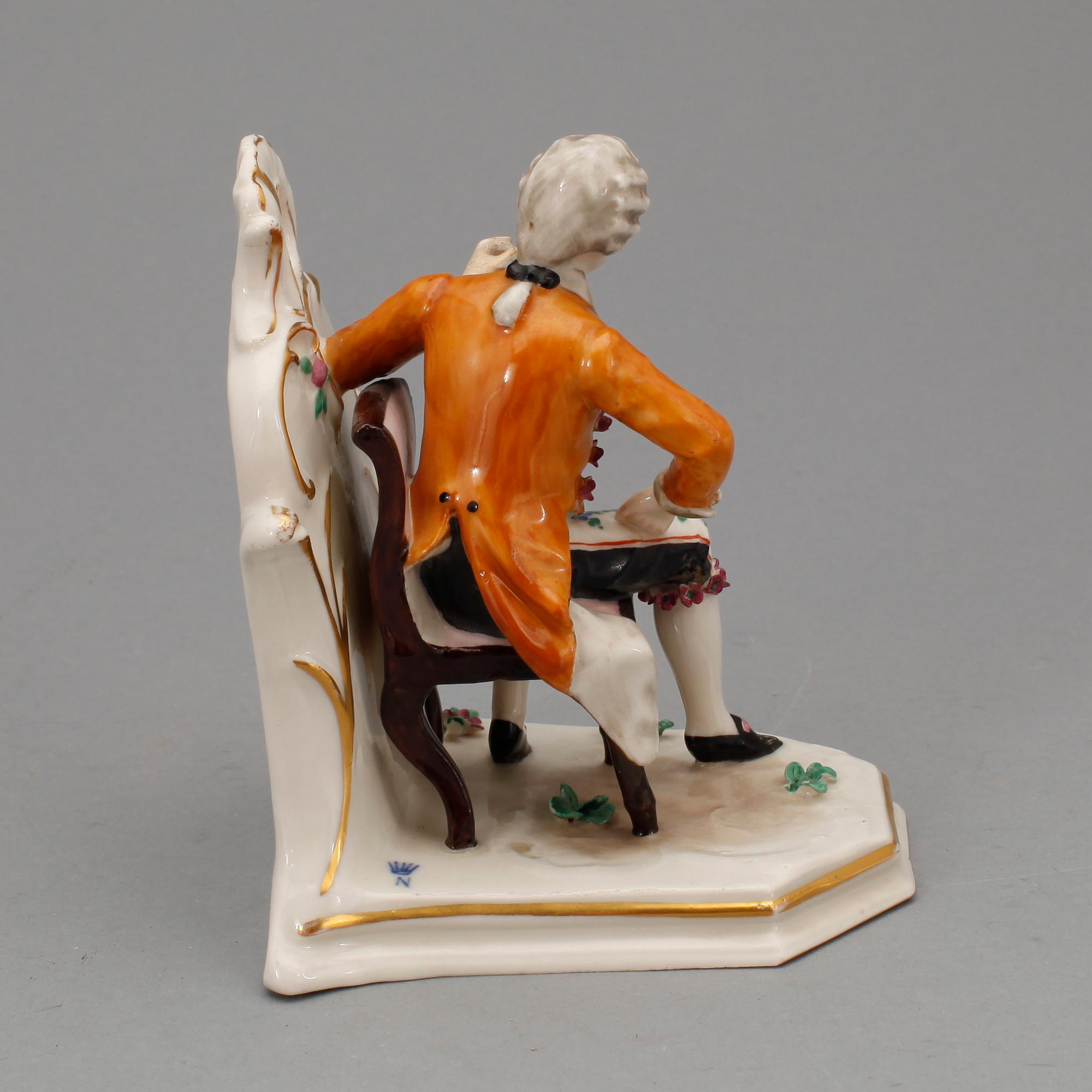 FIGURIN, porslin, Neapelliknande märke, 1900-talets första hälft.