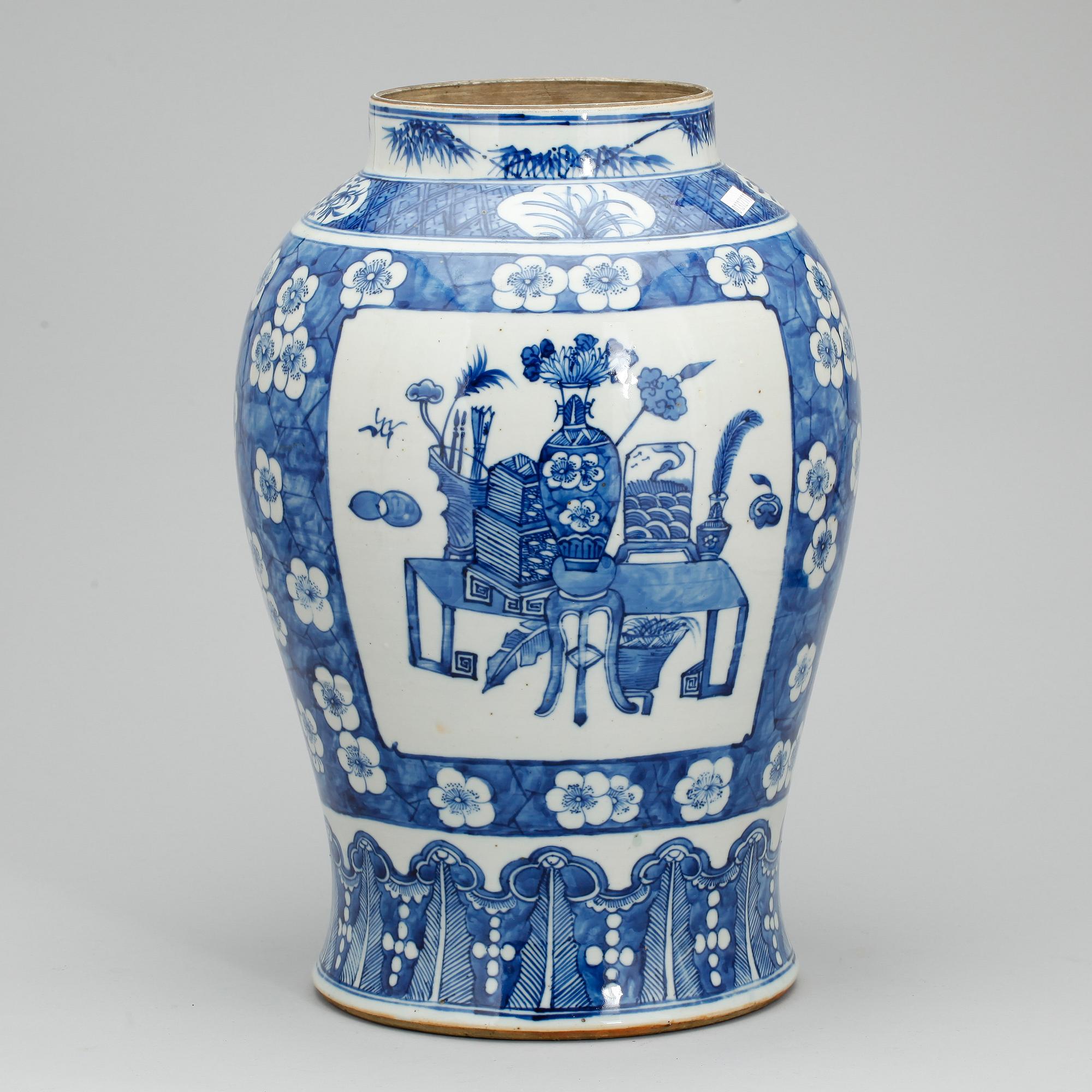 URNA, porslin, Kina, omkring 1900.