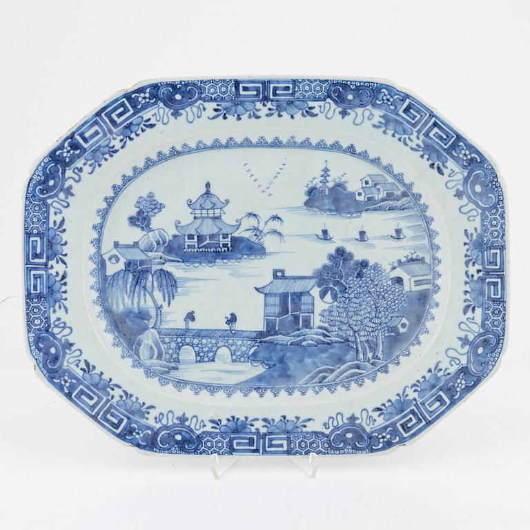 Seven pieces of porcelain, China, 18th-20th century.