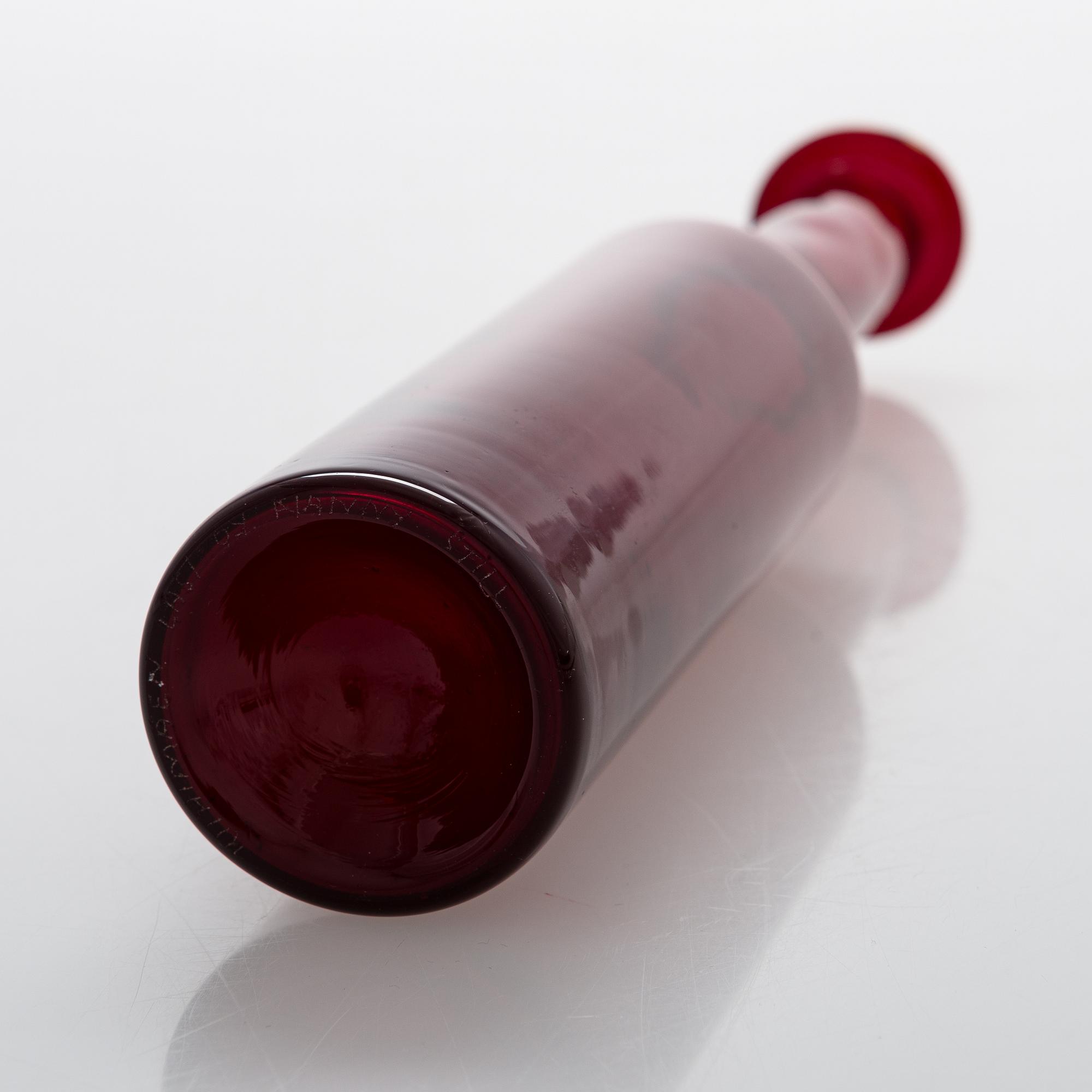 Nanny Still, flaska, signerad Nanny Still, Riihimäen lasi Oy.