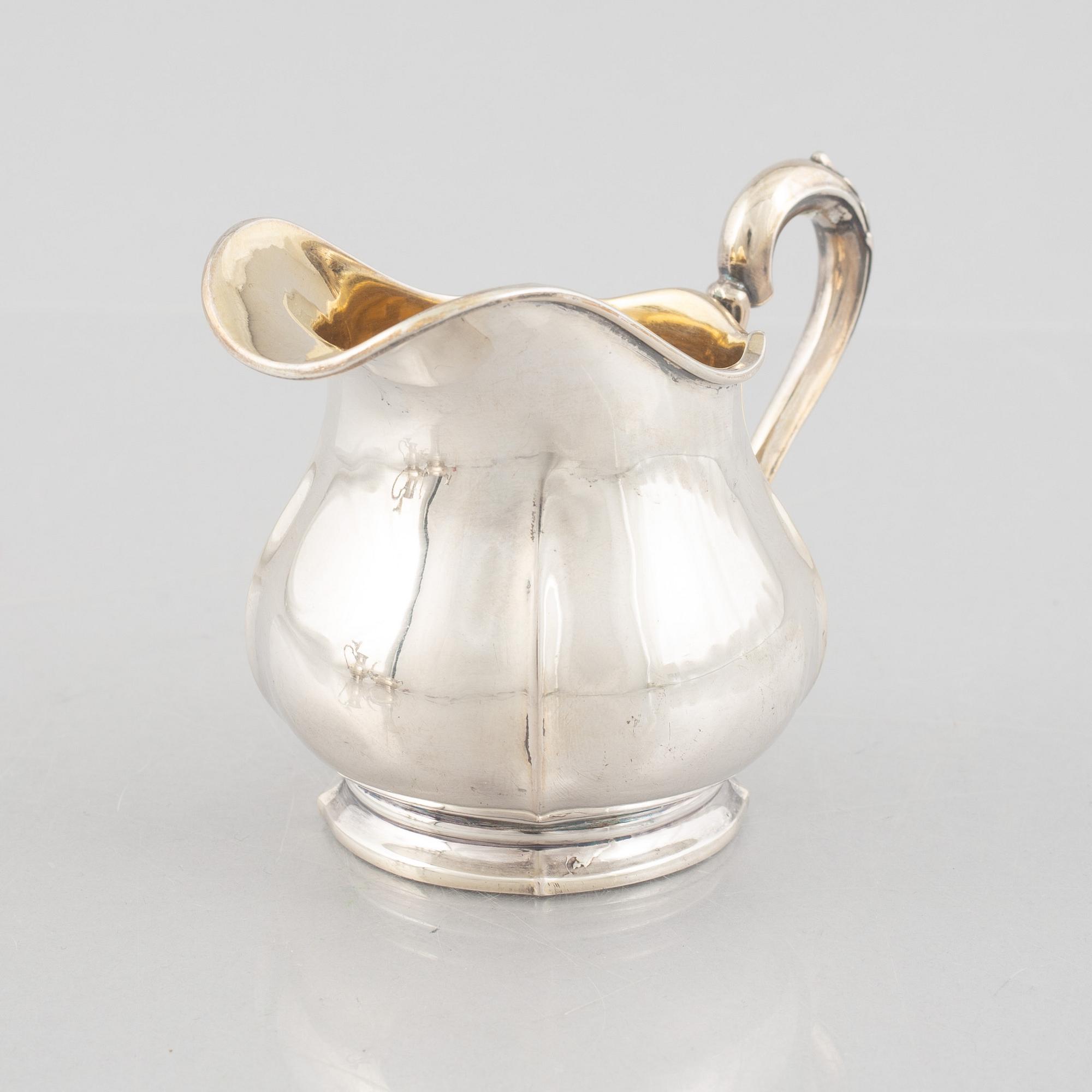 A Norwegian silver mocha pot, creamer and sugar bowl,  Norsk Filigfransfabrikk, Oslo, around 1920.