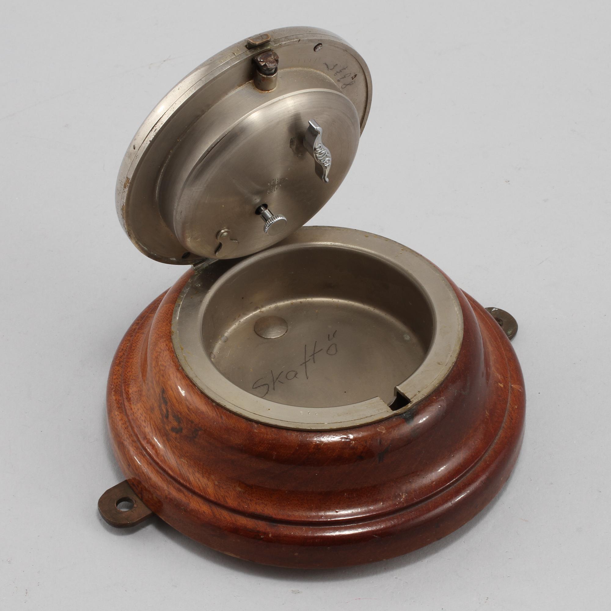 SKEPPSKLOCKA, Omega, omkring 1900-talets mitt.