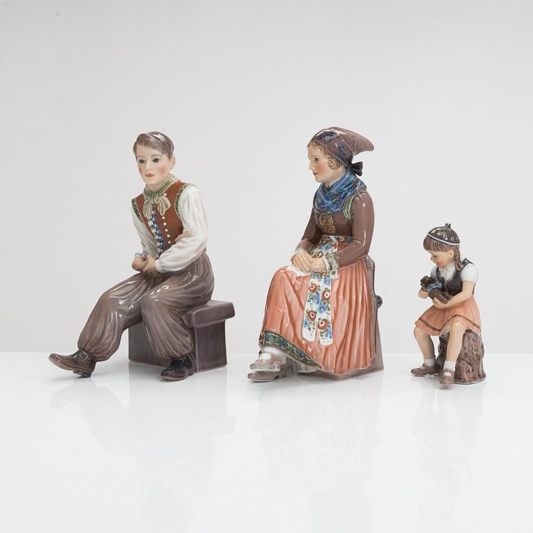 Dahl Jensen, figuriineja, 3 kpl, posliinia, Tanska, 1900-luvun puoliväli.