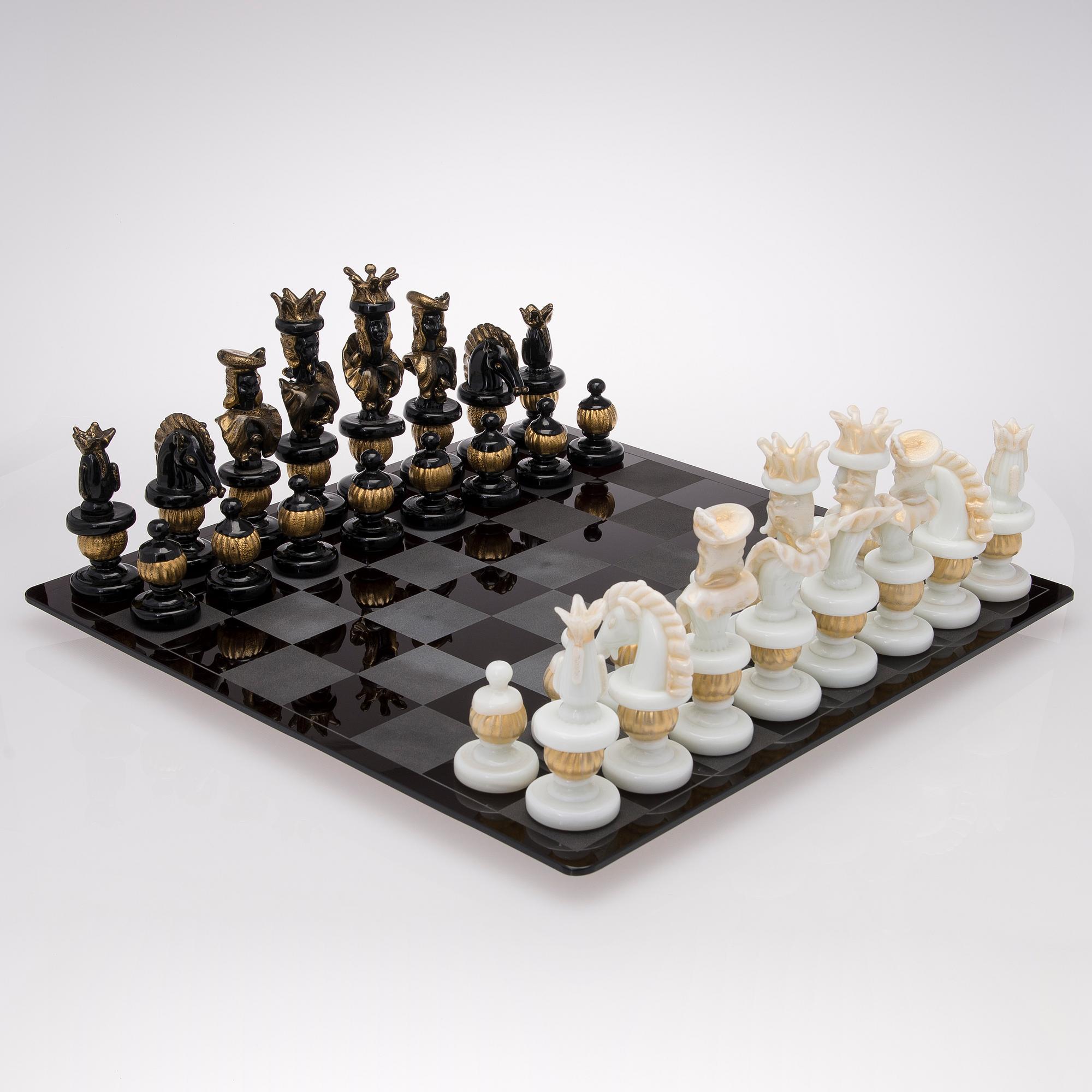 A PAULY & CIA MURANO CHESS BOARD.