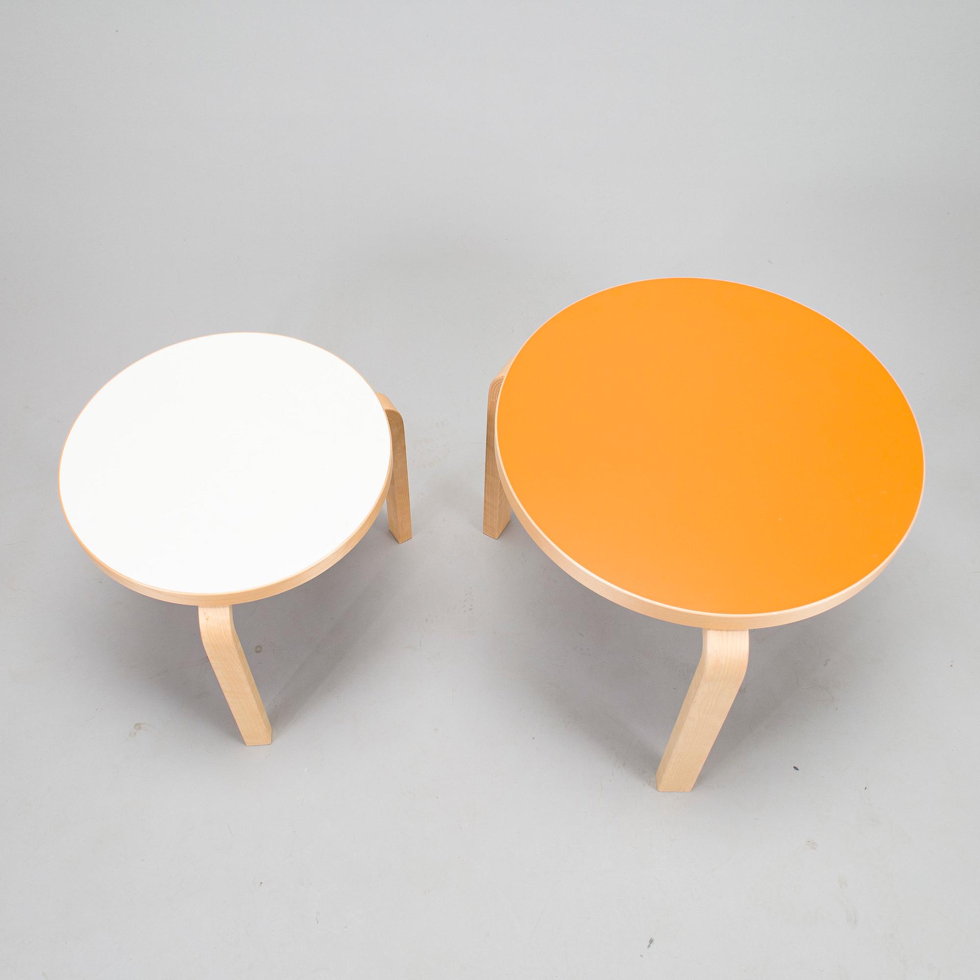 Alvar Aalto, soffbord, 2 st, modeller 90C och 90D, Artek 2012.