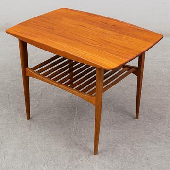 TOVE & EDVARD KINDT LARSEN, a coffee table, model nr 510. France & Søn, Denmark, 1950s.