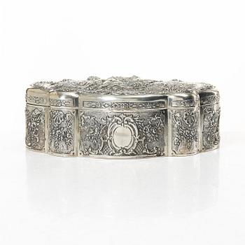 A silver box, Baroque style, 20th Century.