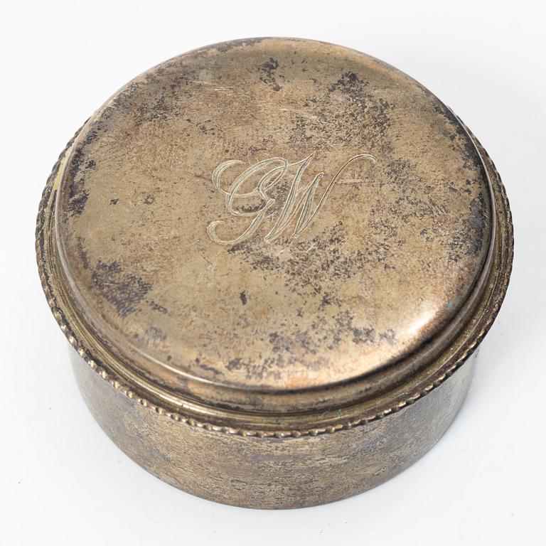 Askar, 3 st, silver, bl.a. C.g.Hallberg, 1919.