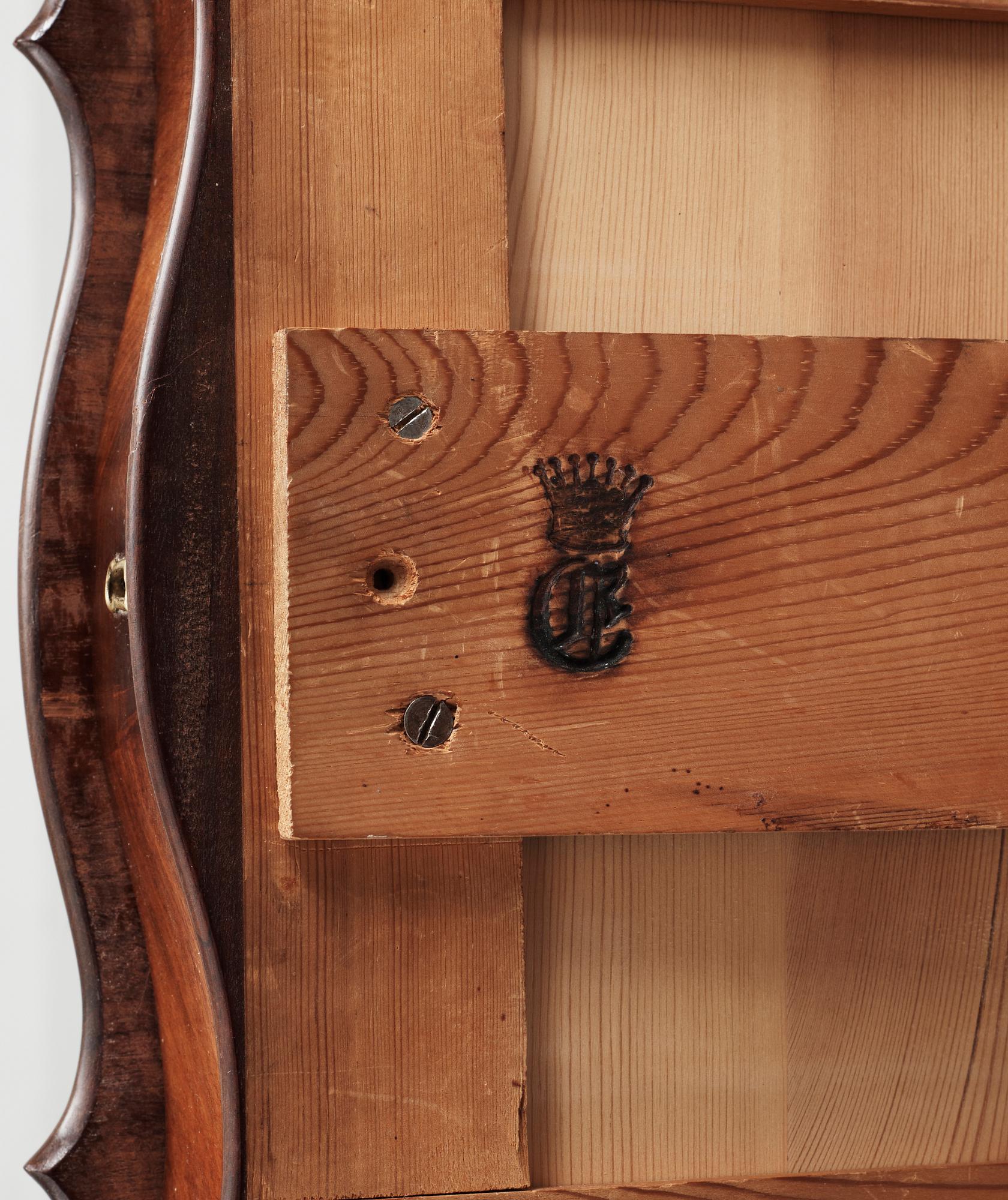 KUNGLIGA PELARBORD, ett par, senempire/nyrokoko, ägarmärkta Prinsessan Eugenie av Sverige, troligen 1840-tal.