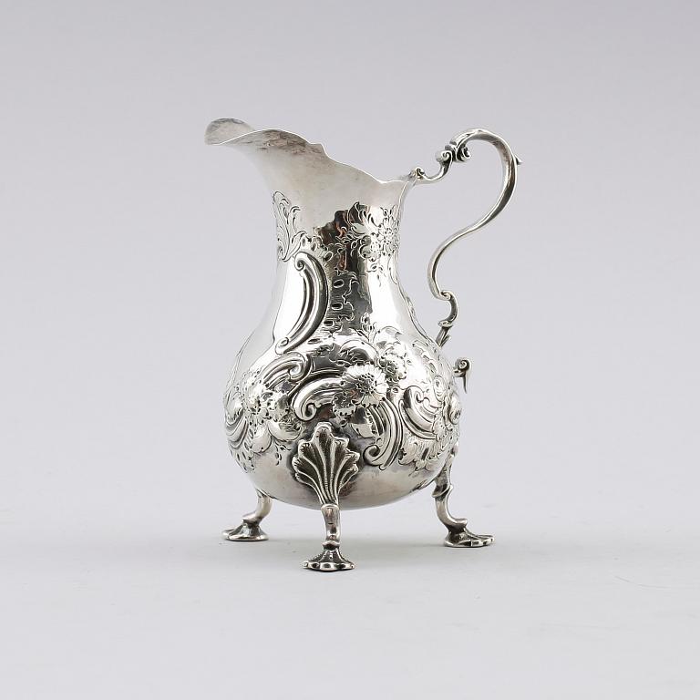 GRÄDDKANNA, silver, London 1799. Vikt ca 169 gram.