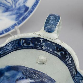 15 pieces of porcelain tableware from Asia, 18th to 20th century.