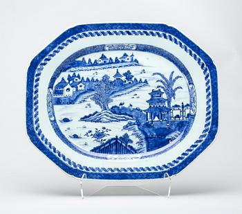 STEKFAT, porslin, Kina, Qianlong (1736-1795).